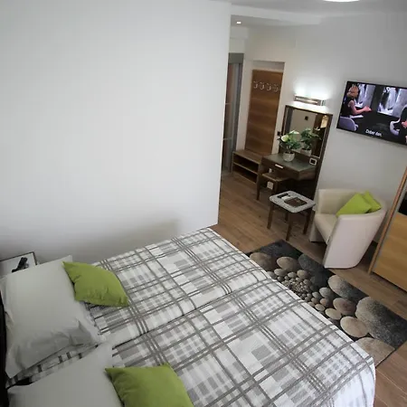 Marty Apartman *